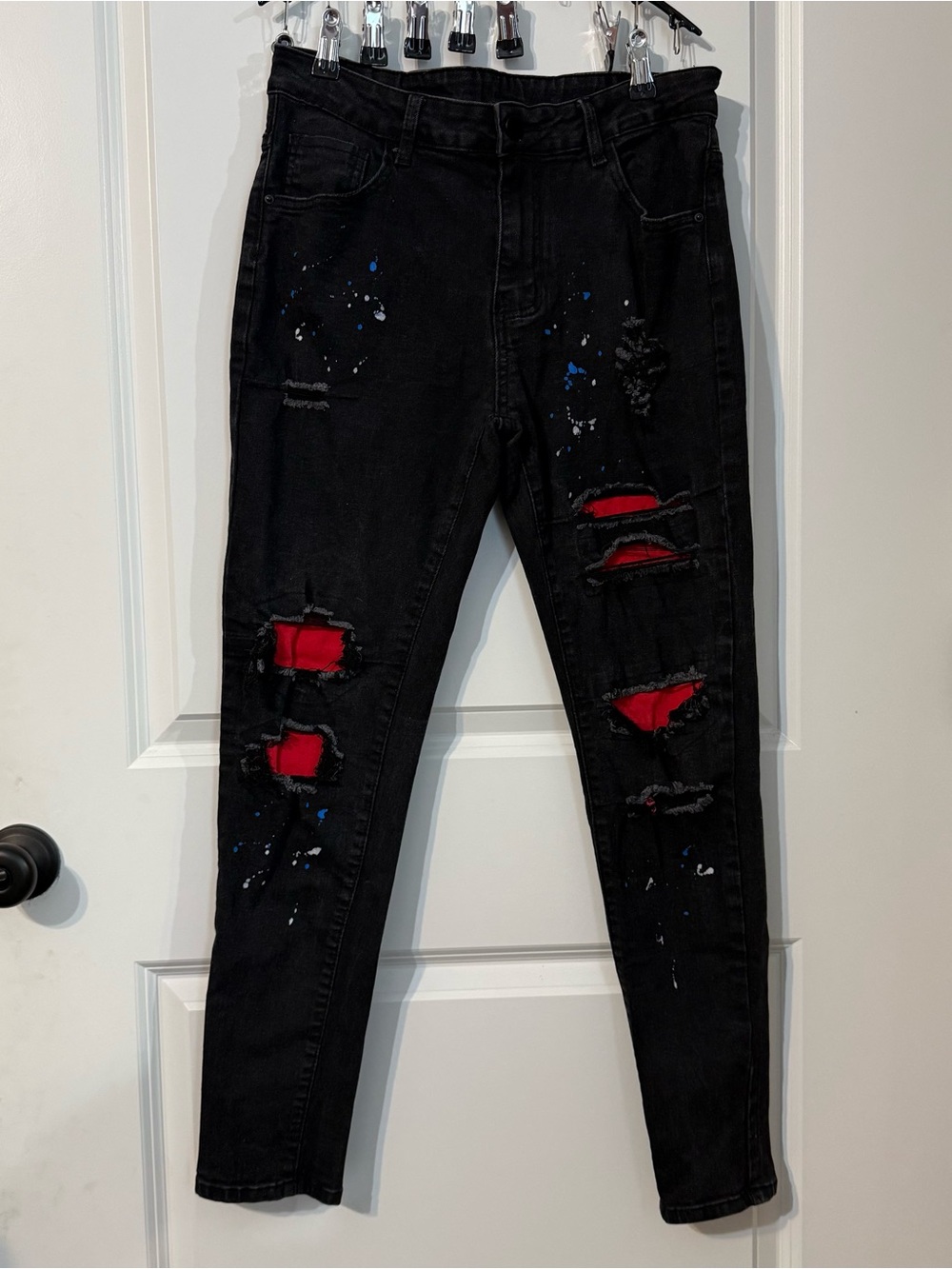 Manfinity Men’s Black Distressed Skinny Jeans Red Contrast Paint Splatter Size M